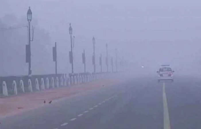 Temperature in Delhi: ठंड में जमी दिल्ली, 24 घंटे में तापमान के 3.6 से 2 डिग्री सेल्सियस तक पहुंचने के आसार