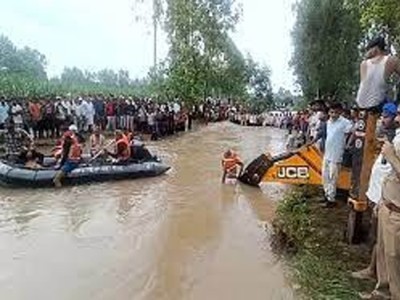 UP : सहारनपुर में बड़ा हादसा, श्रद्धालुओं से भरी ट्रैक्टर-ट्रॉली नदी में पलटी, 2 बच्चों समेत 8 की मौत