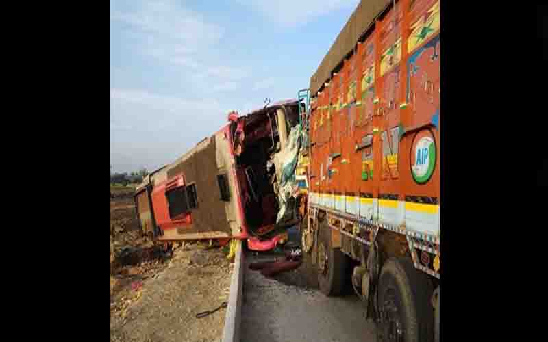हुबली में ट्रक से भिड़ी बस, 6 की मौत 