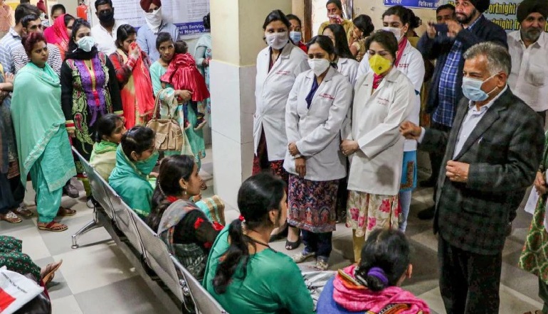 दिल्ली में बड़ रहा है कोरोना संकट, संक्रमित की संख्या हुई 447